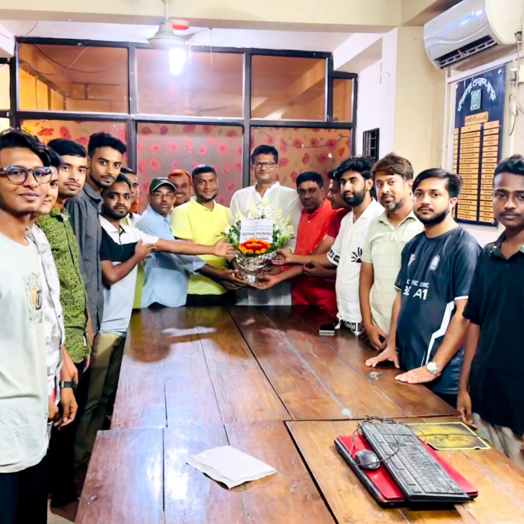 প্রেসক্লাবের নবনির্বাচিত কমিটিকে ফুলেল শুভেচ্ছা প্রেসক্লাবের নবনির্বাচিত কমিটিকে ফুলেল শুভেচ্ছা